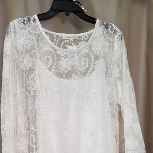 Indigo Soul, embroidered mesh floral bell sleeved tunic top, white size L